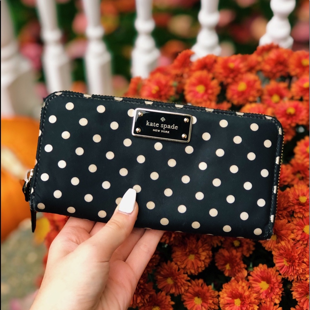 ♠️ Kate Spade Clutch Wallet - Picture 1 of 4